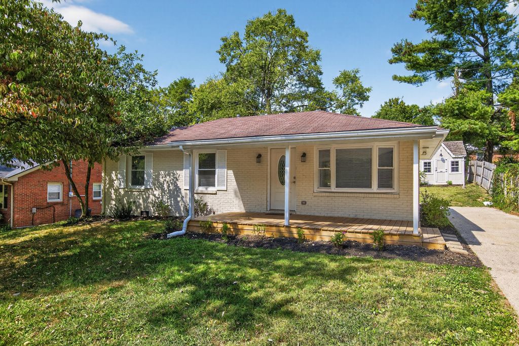 308 Kentucky Avenue, Versailles, KY 40383