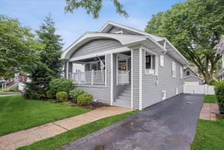166 Malden Avenue, La Grange, IL 60525