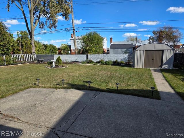 33288 Viceroy Drive, Sterling Heights, MI 48310