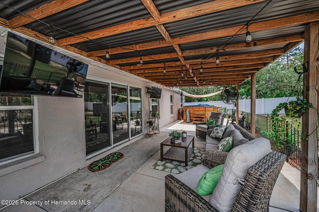 12123 Fulmar Road, Weeki Wachee, FL 34614