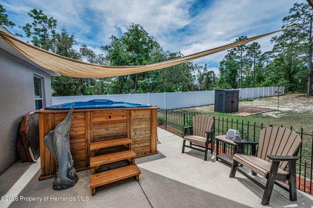 12123 Fulmar Road, Weeki Wachee, FL 34614
