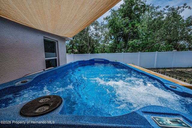12123 Fulmar Road, Weeki Wachee, FL 34614