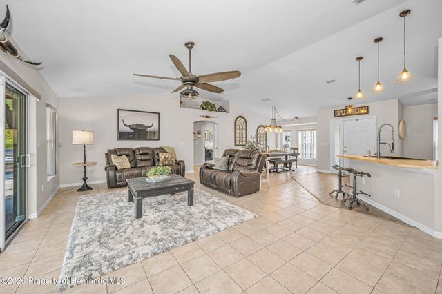 12123 Fulmar Road, Weeki Wachee, FL 34614