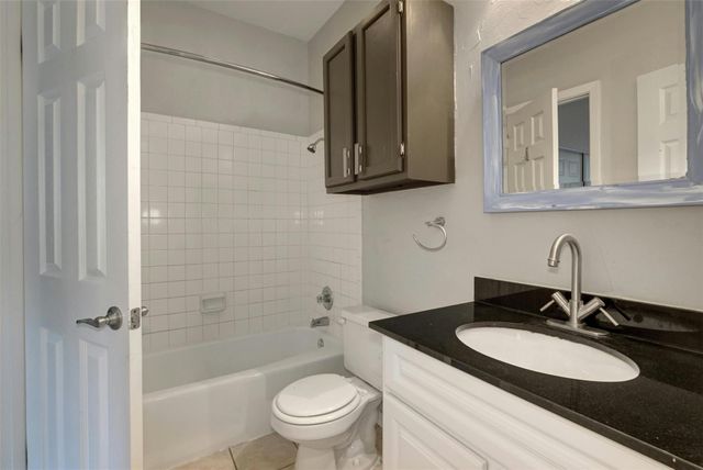 908 Poplar ST 103, Austin, TX 78705