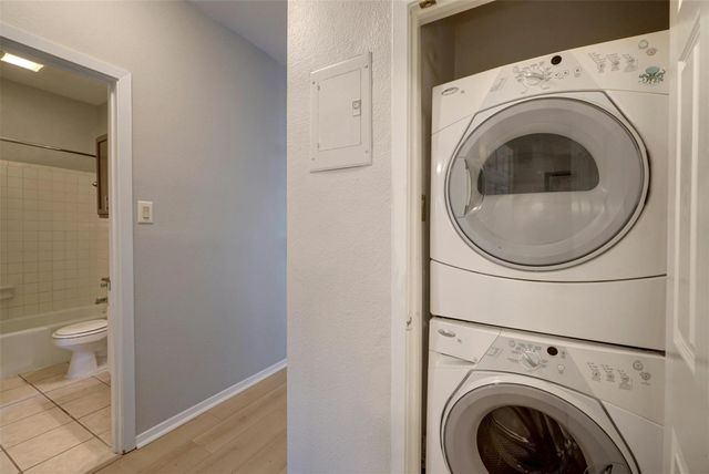 908 Poplar ST 103, Austin, TX 78705