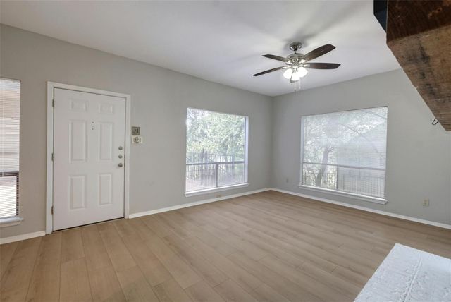 908 Poplar ST 103, Austin, TX 78705