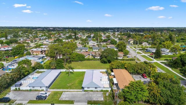 2785 Reo Lane 1, Palm Springs, FL 33461