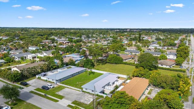 2785 Reo Lane 1, Palm Springs, FL 33461