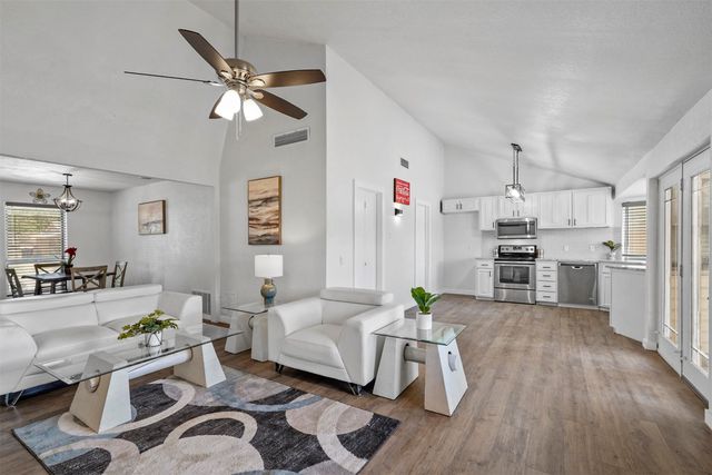 425 Rollingridge Lane, Garland, TX 75043