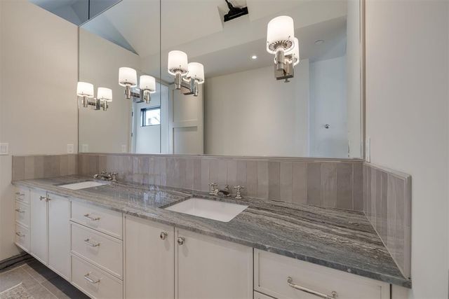 1325 N Dewey Avenue, Oklahoma City, OK 73103