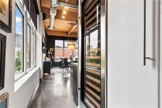 210 W 5th Street 211, Kansas City, MO 64105