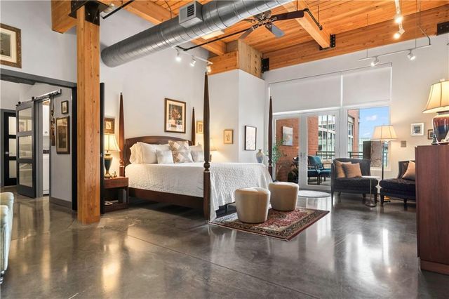 210 W 5th Street 211, Kansas City, MO 64105