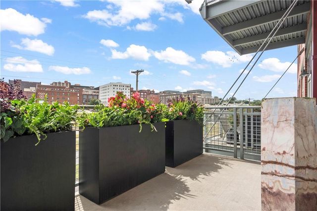 210 W 5th Street 211, Kansas City, MO 64105