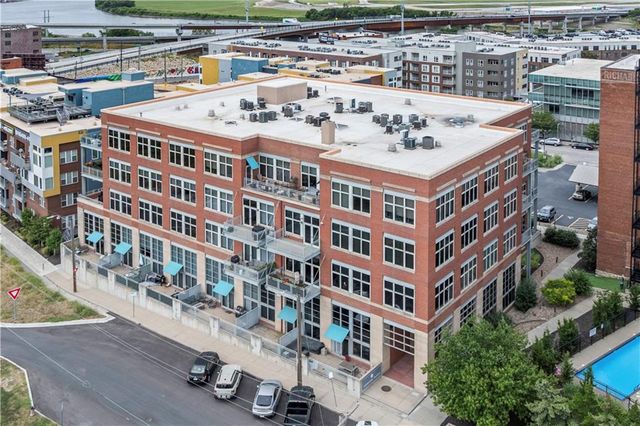 210 W 5th Street 211, Kansas City, MO 64105
