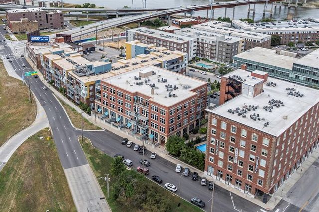 210 W 5th Street 211, Kansas City, MO 64105