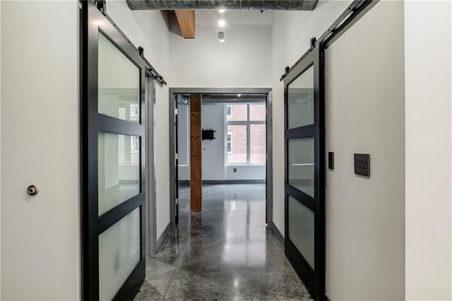 210 W 5th Street 211, Kansas City, MO 64105