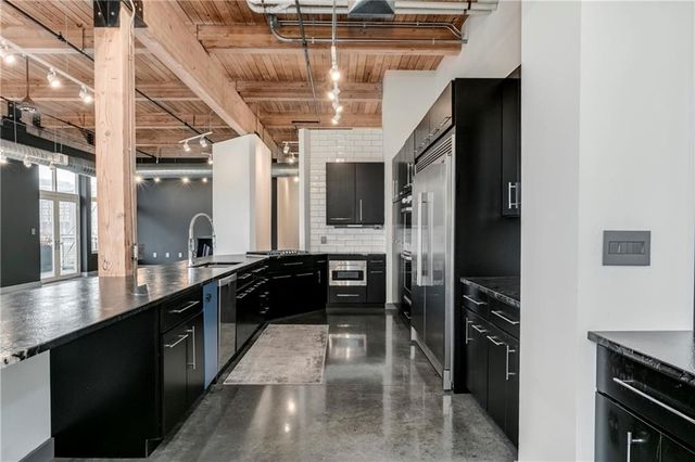 210 W 5th Street 211, Kansas City, MO 64105