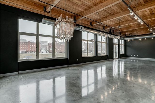 210 W 5th Street 211, Kansas City, MO 64105