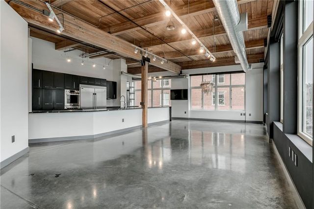210 W 5th Street 211, Kansas City, MO 64105