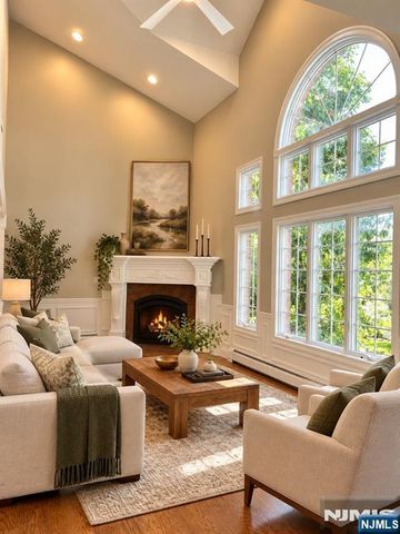 546 Art Lane, Ridgefield, NJ 07657