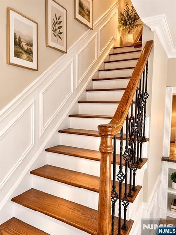 546 Art Lane, Ridgefield, NJ 07657