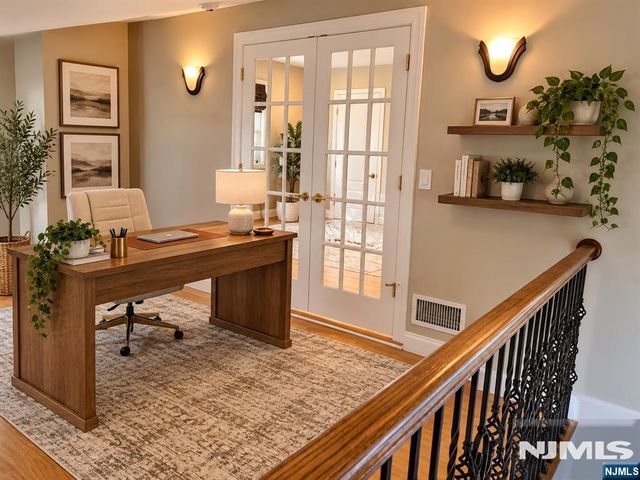 546 Art Lane, Ridgefield, NJ 07657