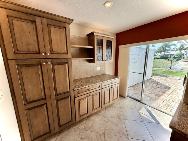 7302 9TH AVENUE W 7302, Bradenton, FL 34209