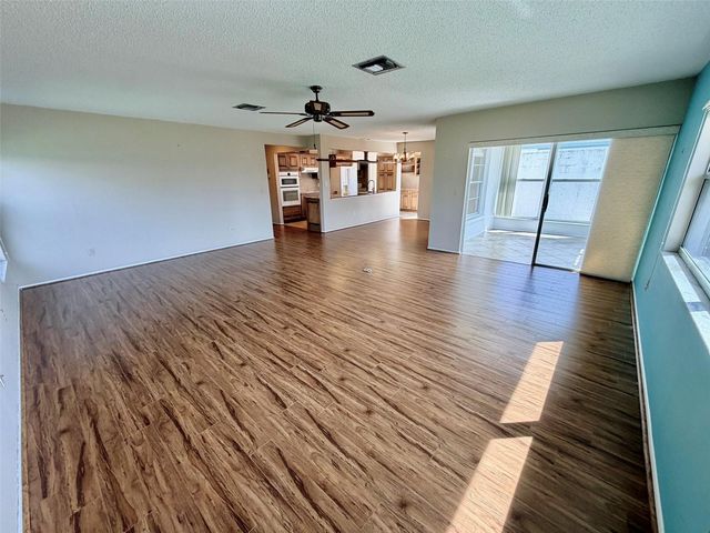 7302 9TH AVENUE W 7302, Bradenton, FL 34209