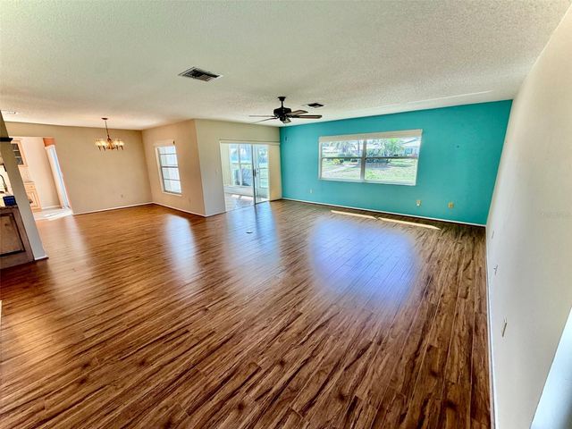 7302 9TH AVENUE W 7302, Bradenton, FL 34209