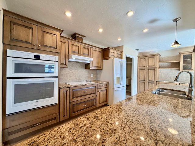 7302 9TH AVENUE W 7302, Bradenton, FL 34209