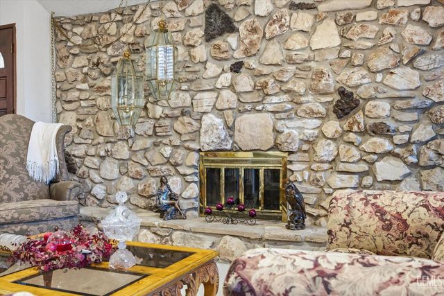 6048 River Grove Street, Bakersfield, CA 93308