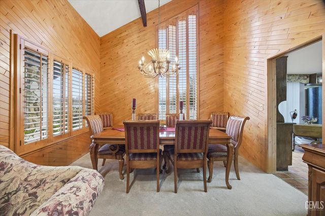 6048 River Grove Street, Bakersfield, CA 93308