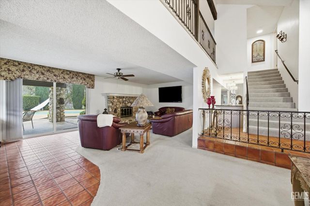 6048 River Grove Street, Bakersfield, CA 93308