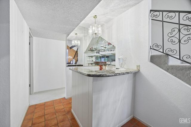 6048 River Grove Street, Bakersfield, CA 93308