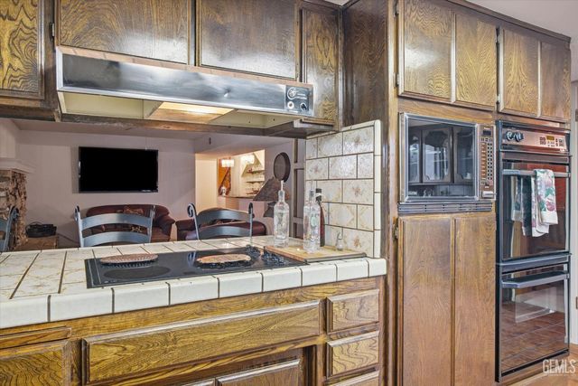 6048 River Grove Street, Bakersfield, CA 93308