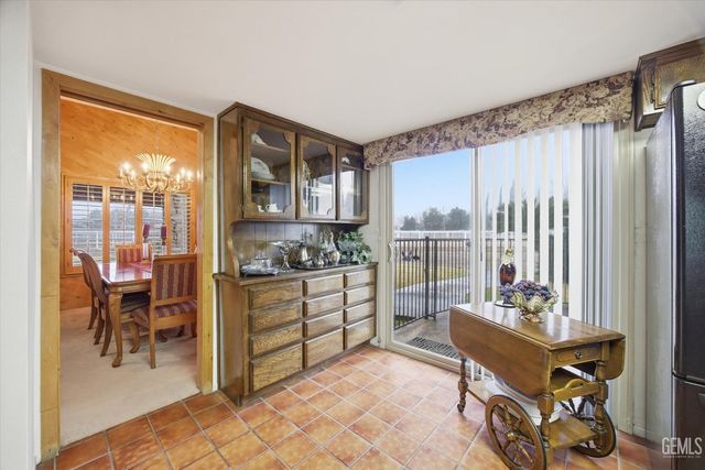 6048 River Grove Street, Bakersfield, CA 93308