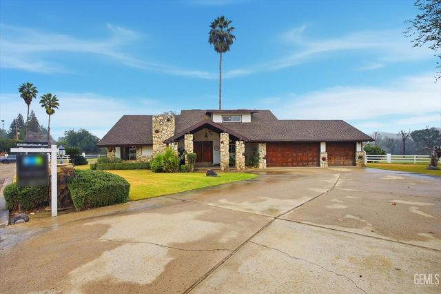 6048 River Grove Street, Bakersfield, CA 93308