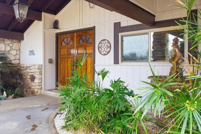 6048 River Grove Street, Bakersfield, CA 93308