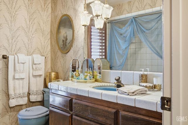 6048 River Grove Street, Bakersfield, CA 93308