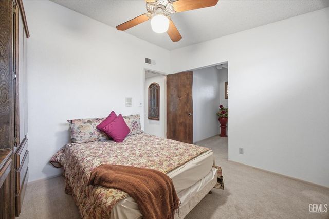 6048 River Grove Street, Bakersfield, CA 93308