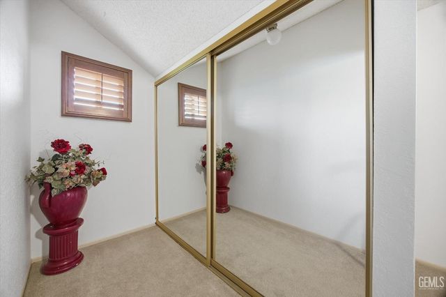 6048 River Grove Street, Bakersfield, CA 93308