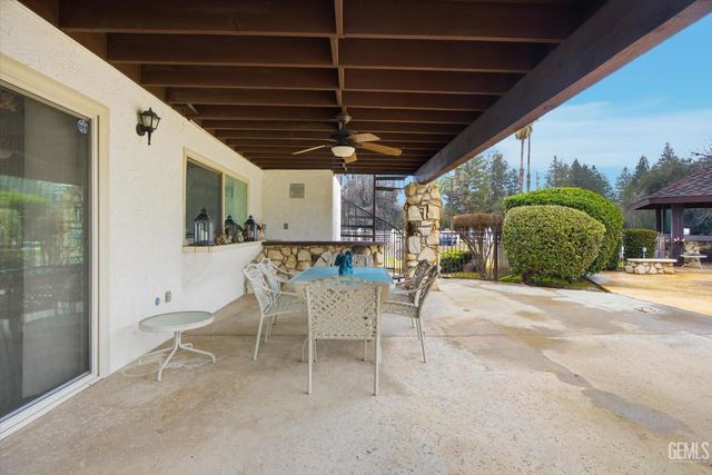 6048 River Grove Street, Bakersfield, CA 93308