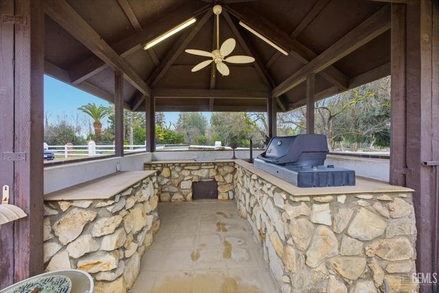 6048 River Grove Street, Bakersfield, CA 93308