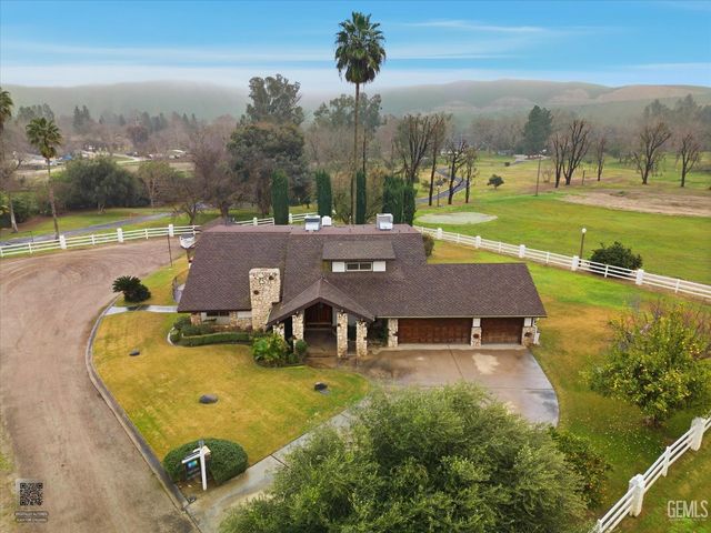 6048 River Grove Street, Bakersfield, CA 93308