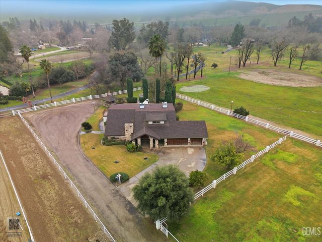 6048 River Grove Street, Bakersfield, CA 93308