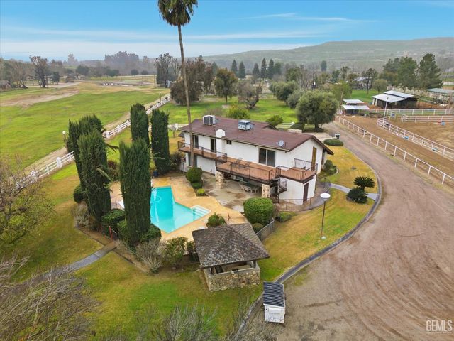 6048 River Grove Street, Bakersfield, CA 93308