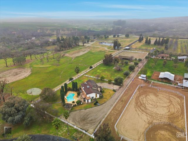 6048 River Grove Street, Bakersfield, CA 93308