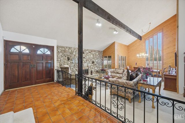 6048 River Grove Street, Bakersfield, CA 93308