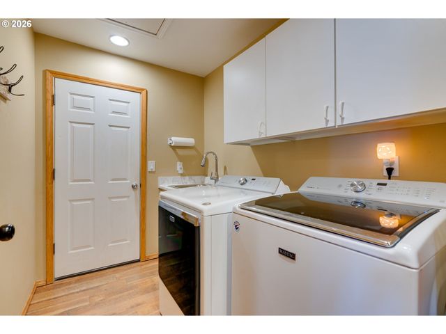 1088 S SYCAMORE St, Canby, OR 97013