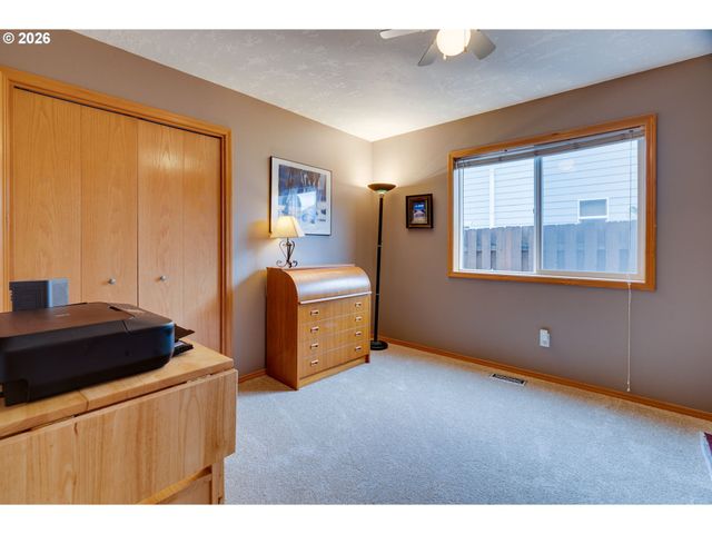 1088 S SYCAMORE St, Canby, OR 97013